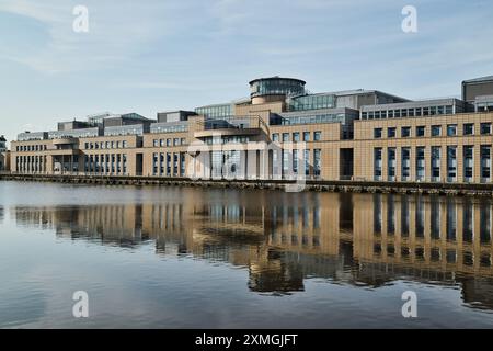 Edinburgh Schottland, Vereinigtes Königreich 28. Juli 2024. Allgemeine Ansicht des schottischen Regierungsgebäudes Victoria Quay. Credit sst/alamy Live News Stockfoto