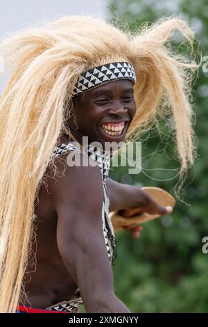 Ruanda, Virunga Lodge. Volcanoes Safaris Partnership Trust (VSPT) traditionelle kulturelle Tanzvorführung. Stockfoto