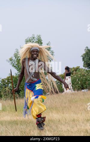 Ruanda, Virunga Lodge. Volcanoes Safaris Partnership Trust (VSPT) traditionelle kulturelle Tanzvorführung. Stockfoto