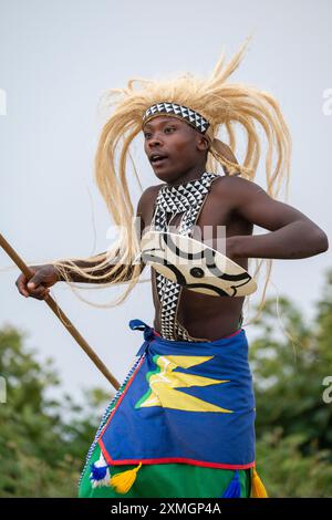 Ruanda, Virunga Lodge. Volcanoes Safaris Partnership Trust (VSPT) traditionelle kulturelle Tanzvorführung. Stockfoto