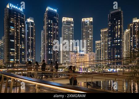 5. Januar 2024, Dubai, VAE: Hotels und Appartements in Wolkenkratzern mit Panoramablick im Hafen von Dubai Marina Creek Stockfoto