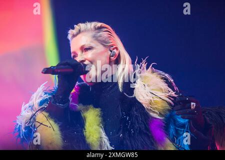 WOMAD Festival, Großbritannien, 27. Juli 2024. Alison Goldfrapp tritt live im Charlton Park in Malmesbury, Wiltshire auf. Quelle: Francesca Moore/Alamy Live News Stockfoto