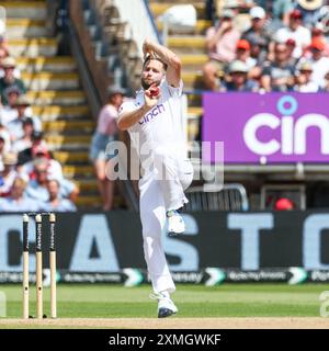 Birmingham, Großbritannien. Juli 2024. Chris Woakes im Actionbowling während des Spiels der International Test Match Series zwischen England und West Indies am 28. Juli 2024 auf dem Edgbaston Cricket Ground in Birmingham, England. Foto von Stuart Leggett. Nur redaktionelle Verwendung, Lizenz für kommerzielle Nutzung erforderlich. Keine Verwendung bei Wetten, Spielen oder Publikationen eines einzelnen Clubs/einer Liga/eines Spielers. Quelle: UK Sports Pics Ltd/Alamy Live News Stockfoto