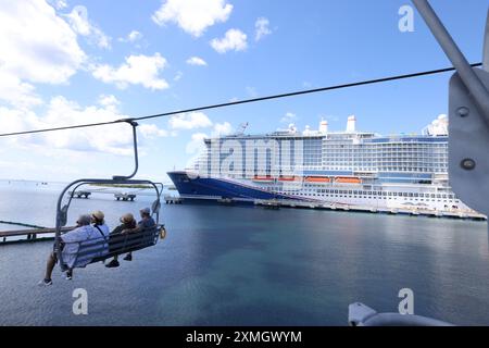 Der Hafen von Roatan ist einer von zwei Kreuzfahrthäfen in Roatan. Stockfoto