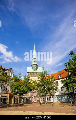 Osterode Osterode am Harz ist eine Mittelstadt und selbständige Gemeinde im Südosten des Landes Niedersachsen im Landkreis Göttingen am südwestlichen Rand des Oberharzes. Kornmarkt, Kirche St. Aegidien. Osterode Niedersachsen Deutschland *** Osterode Osterode am Harz ist eine mittelständische Stadt und selbständige Gemeinde im Südosten des Landes Niedersachsen im Landkreis Göttingen am südwestlichen Rand des Oberharzes Kornmarkt, Kirche St. Aegidien Osterode Niedersachsen Deutschland Osterode 00109 Stockfoto