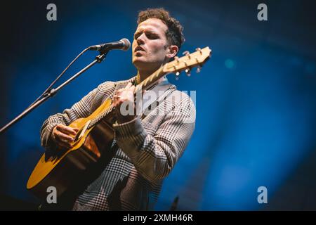 28. Juli 2024: Jordan Rakei Peforms mit Royal Northern Sinfonia im Rahmen der BBC Proms 2024 im Glasshouse International Centre for Music in Gateshead. Foto: Thomas Jackson / Alamy Live News Stockfoto