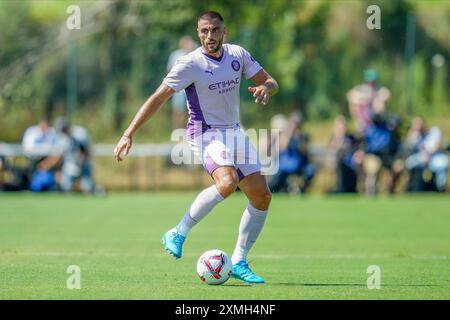 Girona, Spanien. Juli 2024. David Lopez vom Girona FC spielte während des Freundschaftsspiels zwischen Girona FC und RCD Espanyol am 27. Juli 2024 im Torremirona Sports Center in Torremirona, Girona, Spanien. (Foto: Bagu Blanco/PRESSINPHOTO) Credit: PRESSINPHOTO SPORTS AGENCY/Alamy Live News Stockfoto