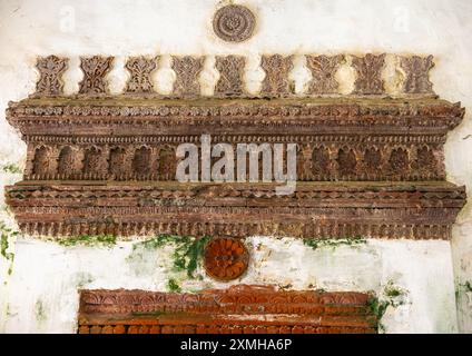 Einer der Mihrab der Sixty Dome Moschee oder sagt Gunbad Masjid, Khulna Division, Bagerhat, Bangladesch Stockfoto