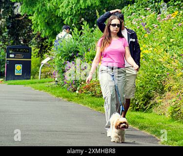 Glasgow, Schottland, Großbritannien. 28. Juli 2024: Wetter in Großbritannien: Sonniger botanischer öffentlicher Park im grünen, wohlhabenden Westen der Stadt. Credit Gerard Ferry/Alamy Live News Stockfoto
