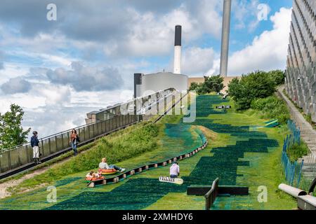 Copenhill, Müllverbrennungsanlage mit künstlichem Skihang, Kopenhagen, Dänemark, Copenhill Amager Bakke, CopenHill, Müllverbrennungsanlage mit künstlichem Skihang, Kraftwerk, Umwandlung von Abfall in Energie, Amager, Kopenhagen, Dänemark, Copenhill *** CopenHill, Müllverbrennungsanlage mit künstlicher Skipiste, Kopenhagen, Dänemark, Copenhill Amager Bakke, CopenHill, Müllverbrennungsanlage mit künstlicher Skipiste, Kraftwerk, Umwandlung von Abfällen in Energie, Amager, Kopenhagen, Dänemark, Copenhill Stockfoto