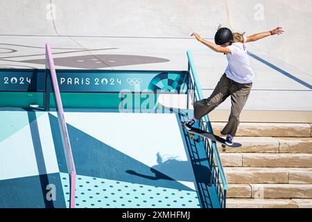 Paris, Frankreich. Juli 2024. Olympische Spiele, Skateboarding Straßenfrauen in La Concorde. © ABEL F. ROS Credit: ABEL F. ROS/Alamy Live News Stockfoto