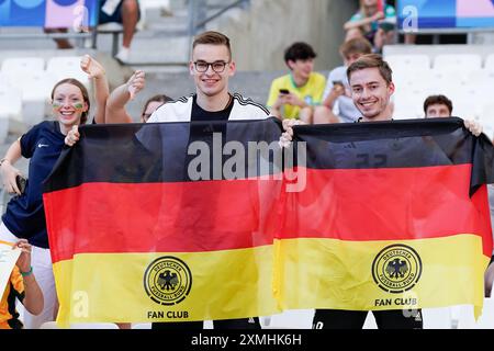 Marseille, Frankreich. Juli 2024. Fans von Deutschland während der Olympischen Spiele Paris 2024 Gruppe B Fußballspiel zwischen Deutschland und Australien im Stade de Marseille in Marseille, Frankreich. (Foto: Daniela Porcelli/Sports Press Photo/C - EINE STUNDE FRIST - FTP NUR AKTIVIEREN, WENN BILDER WENIGER ALS EINE STUNDE ALT SIND - Alamy) Credit: SPP Sport Press Photo. /Alamy Live News Stockfoto