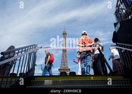 Paris, Frankreich. Juli 2024. Olympia, Paris 2024, Blick auf den Eiffelturm. Quelle: Marcus Brandt/dpa/Alamy Live News Stockfoto