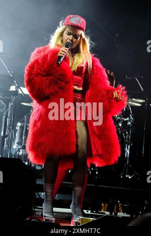 Der britische Sänger, Songwriter und Schauspieler Paloma Faith Blomfield trat live auf der Bühne im Camp Bestival auf. Stockfoto