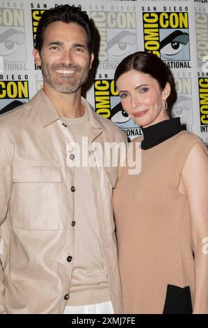 Tyler Hoechlin und Elizabeth Tulloch beim Photocall zu CW TV-Serie Superman & Lois auf der San Diego Comic-Con International 2024 im Hilton Bayfront Hotel. San Diego, 27.07.2024 *** Tyler Hoechlin und Elizabeth Tulloch beim Fotobesuch für die CW-TV-Serie Superman Lois auf der San Diego Comic Con International 2024 im Hilton Bayfront Hotel San Diego, 27 07 2024 Foto:XC.xVanxWagonerx/xFuturexImagex superman 4706 Stockfoto