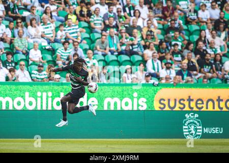Lissabon, Portugal. Juli 2024. Geovany Quenda von Sporting CP wurde während des Freundschaftsspiels zwischen Sporting CP und Athletic Club im Estadio Jose Alvalade in Aktion gesehen. Endstand; Sporting CP 3:0 Athletic Club. (Foto: Henrique Casinhas/SOPA Images/SIPA USA) Credit: SIPA USA/Alamy Live News Stockfoto