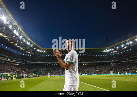 Lissabon, Portugal. Juli 2024. Goncalo Inacio von Sporting CP dankt den Fans während des Freundschaftsspiels zwischen Sporting CP und Athletic Club im Estadio Jose Alvalade. Endstand; Sporting CP 3:0 Athletic Club. (Foto: Henrique Casinhas/SOPA Images/SIPA USA) Credit: SIPA USA/Alamy Live News Stockfoto
