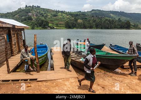 BUNYONYI, UGANDA - 19. MÄRZ 2020: Rutinda-Landeplatz am Bunyonyi-See, Uganda Stockfoto