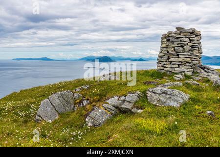 Steindenkmal auf der Insel Runde, Sørøyane Archipel, Herøy, Norwegen Stockfoto