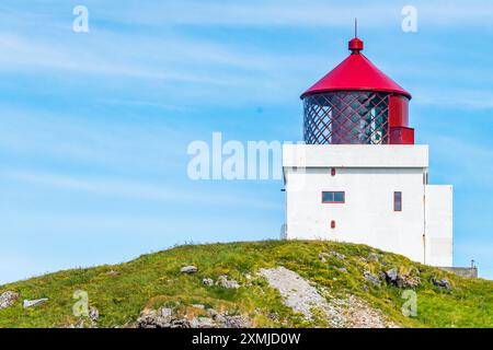 Leuchtturm von Runde auf der Insel Runde, Sørøyane Archipel, Herøy, Norwegen Stockfoto