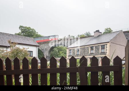 Ein einmaliges historisches Eisenbahnabenteuer zum Gipfel von Snowdon, Yr Wyddfa, dem majestätischen Berg mit atemberaubender Aussicht. Stockfoto