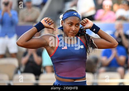 Paris, Frankreich. Juli 2024. Olympia, Paris 2024, Tennis, Damen, 1. Runde, GAUFF (USA) - Tomljanovic (Australien), Coco Gauff reagiert während des Spiels. Quelle: Marijan Murat/dpa/Alamy Live News Stockfoto