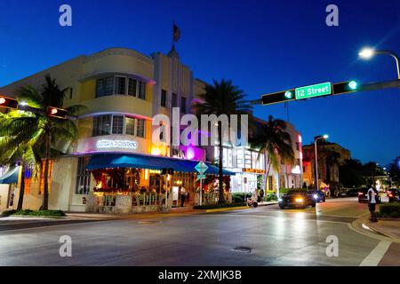 Collins Avenue at Night Time, Miami Beach, Florida, USA Stockfoto