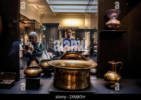 London, Großbritannien. Juli 2024. Touristen besuchen das British Museum im Zentrum von London. (Credit Image: © Dominika Zarzycka/SOPA images via ZUMA Press Wire) NUR REDAKTIONELLE VERWENDUNG! Nicht für kommerzielle ZWECKE! Stockfoto