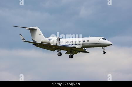 Zürich, Schweiz, 5. Juni 2024: Ein Gulfstream G450 von Jet Edge ist auf dem letzten Anflug zum Flughafen Zürich. Registrierung N8VC. (Foto: Andreas Haas/d Stockfoto