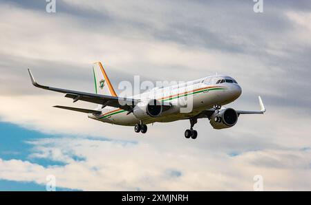 Zürich, Schweiz, 14. Juni 2024: Das Regierungsflugzeug der Elfenbeinküste bringt die Delegation des südafrikanischen Staates zur Ukraine-Friedenskonferenz. Stockfoto