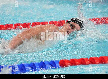 Paris, Frankreich. Juli 2024. Lucas Hobson aus den USA tritt am Sonntag, den 28. Juli 2024, im 200-m-Freistil-Halbfinale der Männer bei den Olympischen Spielen 2024 in Paris an. Foto: Richard Ellis/UPI. Quelle: UPI/Alamy Live News Stockfoto