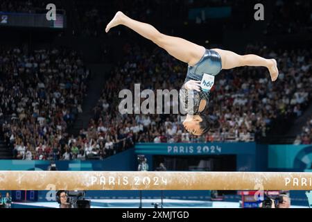 Paris, Frankreich. Juli 2024. Sunisa Lee aus den Vereinigten Staaten tritt während der Qualifikation für künstlerische Turnen der Frauen bei den Olympischen Spielen 2024 in Paris auf. Daniel Lea/CSM/Alamy Live News Stockfoto