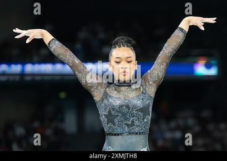 Paris, Frankreich. Juli 2024. Sunisa Lee aus den Vereinigten Staaten tritt während der Qualifikation für künstlerische Turnen der Frauen bei den Olympischen Spielen 2024 in Paris auf. Daniel Lea/CSM/Alamy Live News Stockfoto