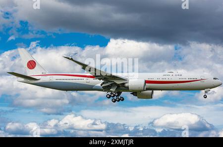 Zürich, Schweiz, 15. Juni 2024: Eine Boeing 777-3SBER(BBJ) bringt die Delegation aus Japan zur Ukraine-Friedenskonferenz in der Schweiz. Der Aircr Stockfoto