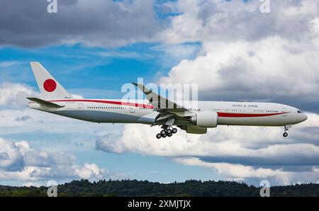 Zürich, Schweiz, 15. Juni 2024: Eine Boeing 777-3SBER(BBJ) bringt die Delegation aus Japan zur Ukraine-Friedenskonferenz in der Schweiz. Der Aircr Stockfoto