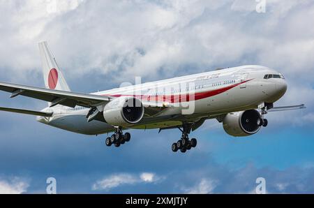 Zürich, Schweiz, 15. Juni 2024: Eine Boeing 777-3SBER(BBJ) bringt die Delegation aus Japan zur Ukraine-Friedenskonferenz in der Schweiz. Der Aircr Stockfoto