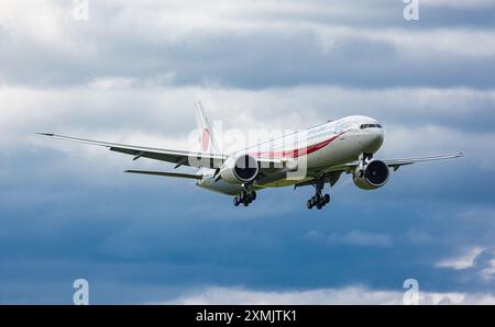 Zürich, Schweiz, 15. Juni 2024: Eine Boeing 777-3SBER(BBJ) bringt die Delegation aus Japan zur Ukraine-Friedenskonferenz in der Schweiz. Der Aircr Stockfoto