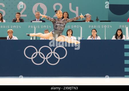 Paris, Frankreich. Juli 2024. Sunisa Lee aus den Vereinigten Staaten tritt während der Qualifikation für künstlerische Turnen der Frauen bei den Olympischen Spielen 2024 in Paris auf. Daniel Lea/CSM/Alamy Live News Stockfoto