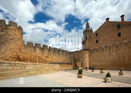 Die mittelalterliche spanische Stadt El Burgo de Osma und ihre Kathedrale in der Provinz Soria Castile und Leon Spanien Stockfoto