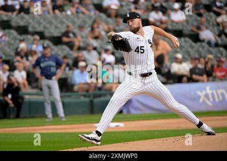 Chicago, Usa. Juli 2024. Chicago White Sox Starting Pitcher Garrett Crochet (45) wirft gegen die Seattle Mariners während des ersten Inning eines Spiels im garantierten Rate Field in Chicago, IL am Sonntag, den 28. Juli 2024. Foto: Mark Black/UPI Credit: UPI/Alamy Live News Stockfoto