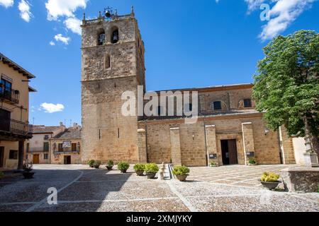 Die Kirche Nuestra Señora del Manto in der Gemeinde Riaza in der Provinz Segovia, Kastilien León Spanien. Stockfoto