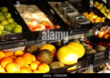 Frisches Obst auf dem Markt Stockfoto