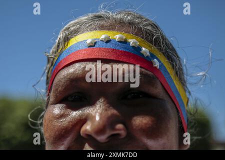 AM - MANAUS - 07/28/2024 - MANAUS, AMAZONAS, WAHLEN IN VENEZUELA, pro-OPPOSITION ACT - venezolanische Einwanderer mit Wohnsitz in Manaus, veranstaltete am frühen Nachmittag dieses Sonntags (28) eine pro-Opposition-Veranstaltung in Largo de Sao Sebastiao, Zentrum der Hauptstadt Amazonas. Die Veranstaltung fand am Tag der venezolanischen Wahlen statt und fand in mehreren Städten in Brasilien und auf der ganzen Welt statt, was die Unterstützung der Oppositionskandidaten für den derzeitigen Präsidenten Nicolas Maduro zum Ausdruck brachte. Nach Angaben des Netzwerks der Venezolaner in Brasilien hat das Land rund 560.000 Einwanderer, von denen weniger als tausend in der Lage sind, regi zu erreichen Stockfoto