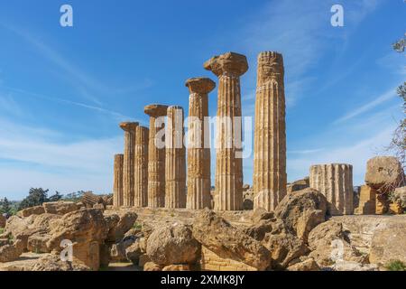 Säulen des Tempels des Herkules oder Tempio di Ercole im Tal der Tempel, Agrigent, Sizilien, Italien Stockfoto