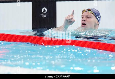 Paris, Frankreich. Juli 2024. Leon Marchand von Frankreich reagiert auf das 400-m-Einzelmedley-Finale der Männer bei den Olympischen Spielen 2024 in Paris, Frankreich, am 28. Juli 2024. Quelle: Xue Yuge/Xinhua/Alamy Live News Stockfoto