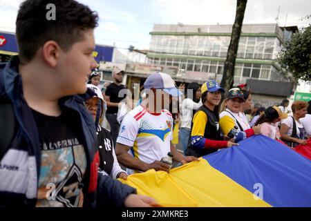 UIO POL MARCHAVENEZUELA Quito, 28. Juli 2024 venezolanische Bürger gehen auf die Straßen von Quito, um ihre Stimme über die Präsidentschaftswahlen im Nachbarland API JUAN RUIZ CONDOR POL UIO POL MARCHAVENEZUELA 36f618f67448a5526f597b3acabbc123 zu erheben Copyright: XJuanxRuizxCondorx Stockfoto