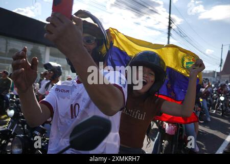 UIO POL MARCHAVENEZUELA Quito, 28. Juli 2024 venezolanische Bürger gehen auf die Straßen von Quito, um ihre Stimme über die Präsidentschaftswahlen im Nachbarland API JUAN RUIZ CONDOR POL UIO POL MARCHAVENEZUELA cc5075ba942628ef957527801651b776 zu erheben Copyright: XJuanxRuizxCondorx Stockfoto