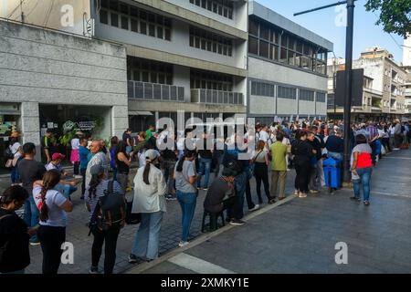 Caracas, Miranda, Venezuela. Juli 2024. Tag der Präsidentschaftswahl in Venezuela, an dem der derzeitige Präsident Nicolas Maduro und der Oppositionskandidat Edmundo Gonzalez Urrutia (Credit Image: © Jimmy Villalta/ZUMA Press Wire) NUR REDAKTIONELLE VERWENDUNG FINDET! Nicht für kommerzielle ZWECKE! Stockfoto