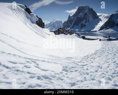 MT Scott, Graham Land, gegenüber der Penola Straße von Petermann Island, Wilhelm Archipel, Antarktis Stockfoto