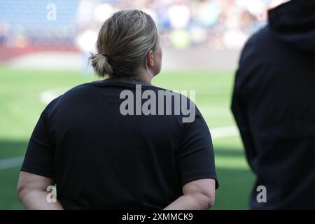 Seattle, Usa. Juli 2024. Laura Harvey, Head Coach des Seattle Reign FC, bereitet am 28. Juli 2024 im Lumen Field in Seattle, Washington vor einem Spiel im NWSL x Liga MX Femenil Summer Cup gegen den Club Tijuana Femenil vor. (Foto Nate Koppelman/SIPA USA) Credit: SIPA USA/Alamy Live News Stockfoto